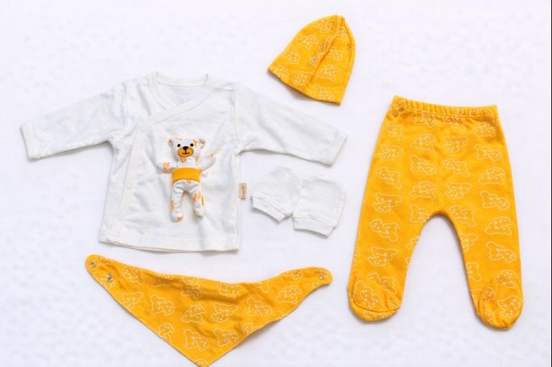 Бебешки комплект “Yellow Teddy Hug” – 5 части, жълто и бяло