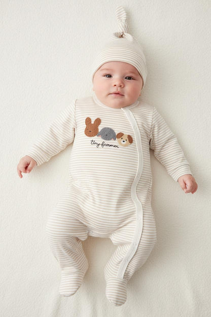 Бебешки гащеризон с шапка „Tiny Farmer“ – 2 части, бежово райе