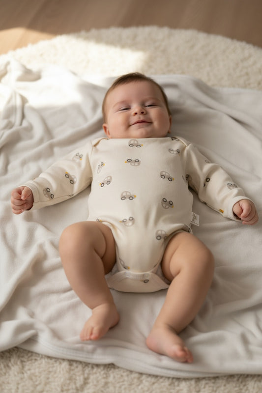 Бебешко боди с дълъг ръкав – „Beige Cars“