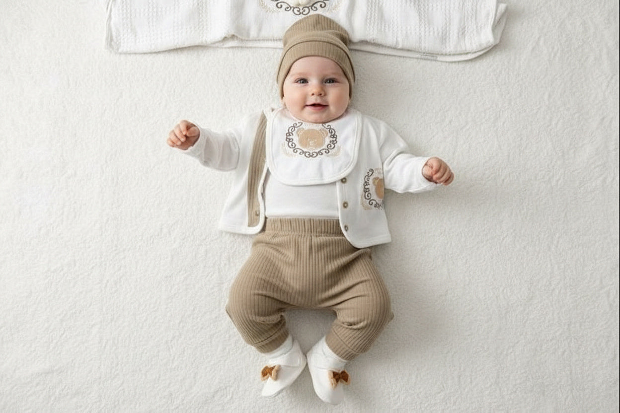 Бебешки комплект за изписване „Sweet Bear“ – 10 части, екрю и бежово